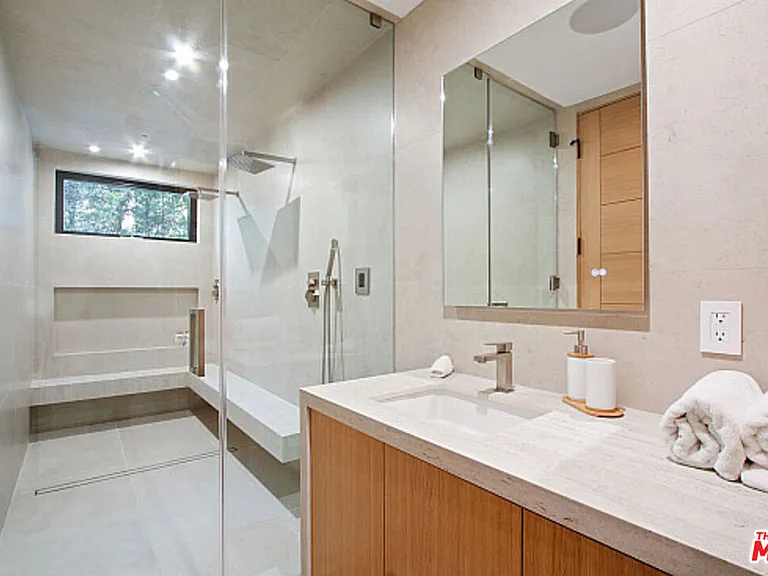 9451 Sunset Blvd — Photo 37