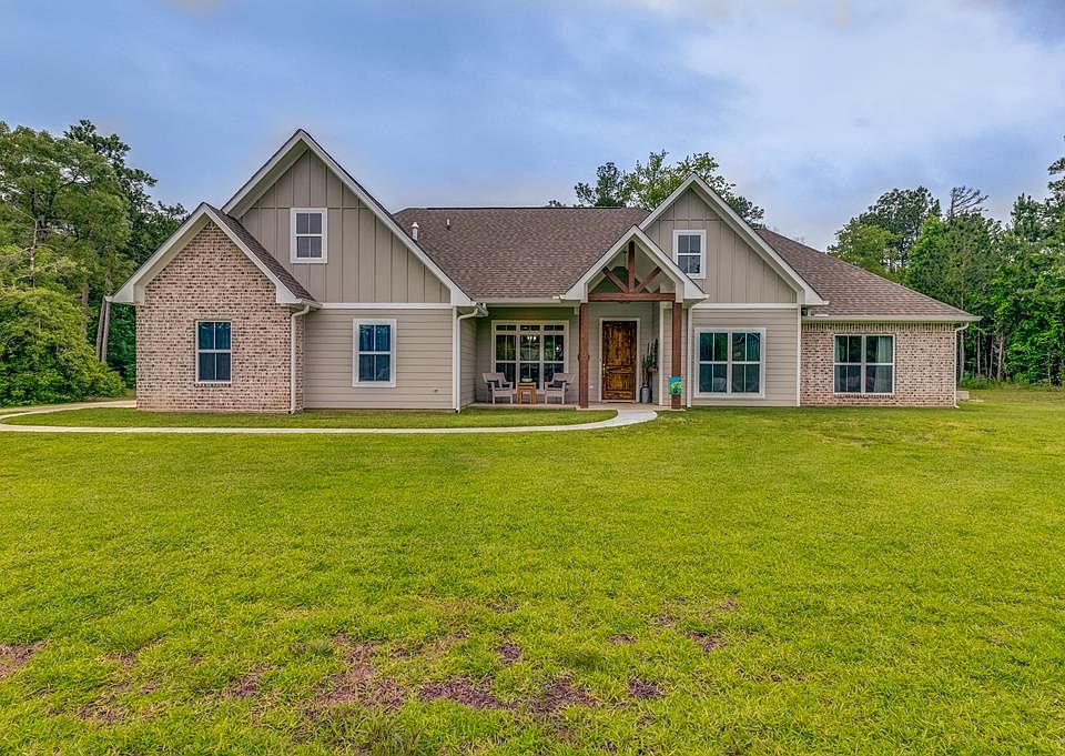 1st image of 106 Magnolia Bnd