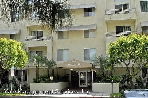 3rd image of 22044 Clarendon St APT 219