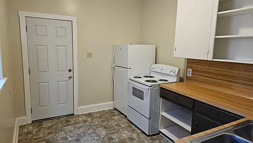 16-22 E Lee St Photo 1