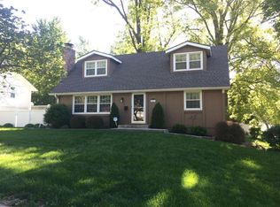 8437 Walmer St, Overland Park, KS 66212