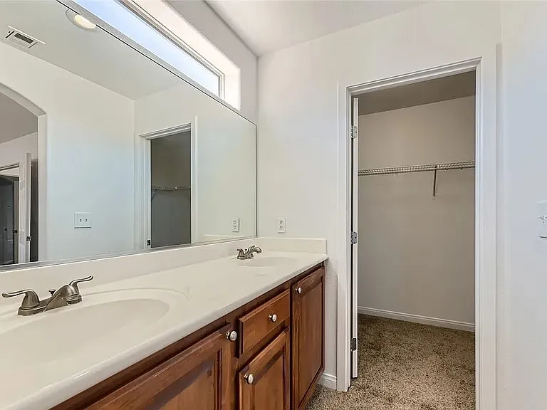 5849 Old English Ct — Photo 26