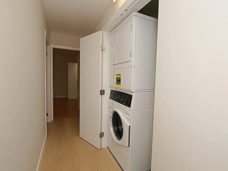 230 W Broadway #307 — Photo 13