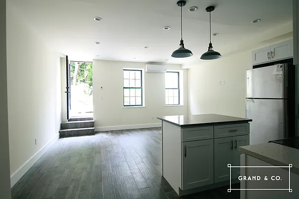 Rented by Grand & Co. | media 17