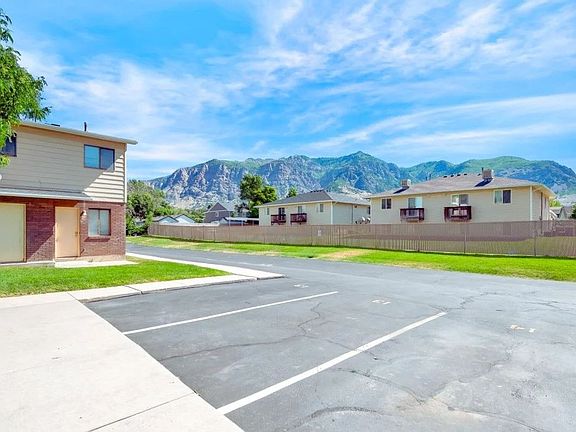2nd image of 989 Canyon Rd #13