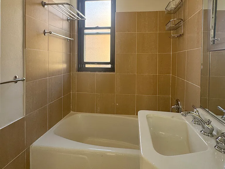 120 E 90th St #11B — Photo 8