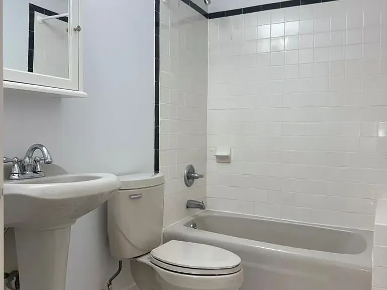 43 Barton St — Photo 10