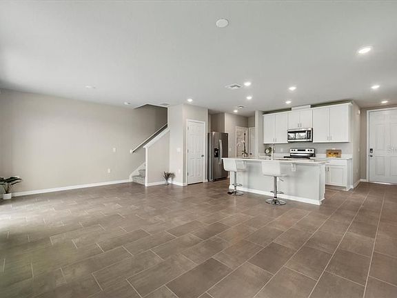 5th image of 726 Legacy Village Dr