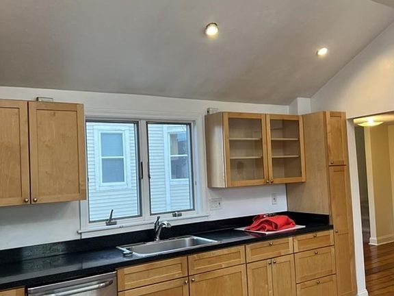 3rd image of 38 Fairmont St #2