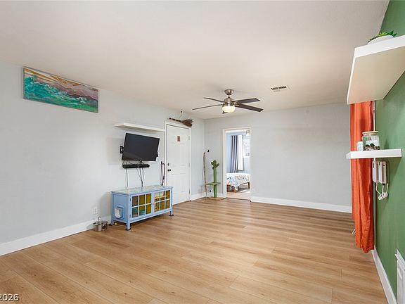 5th image of 1016 Sweeney Ave