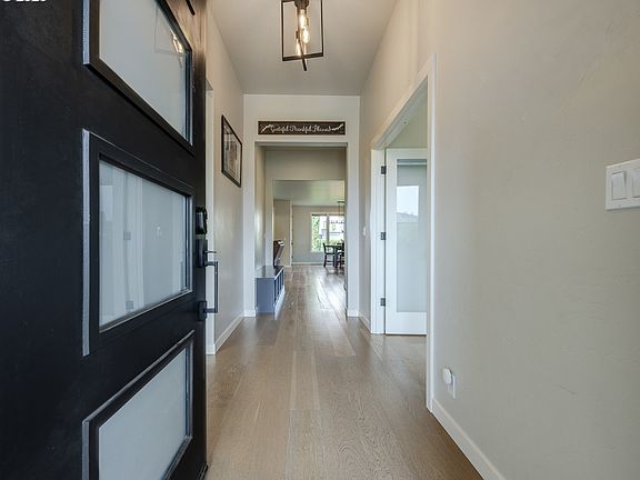 5th image of 3812 Siletz St