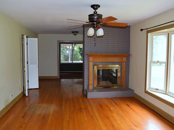 2nd image of 601 India Rd