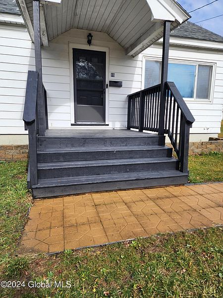 3rd image of 88 Evelyn Avenue
