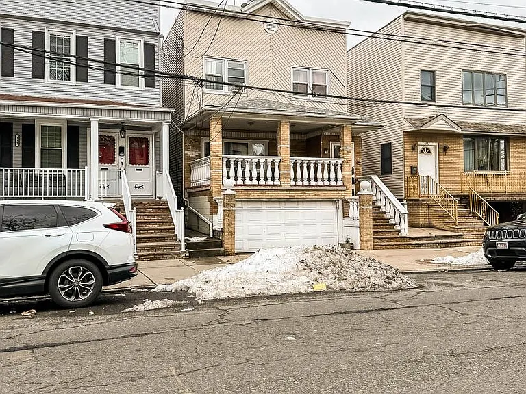341 Avenue E #2 — Photo 9