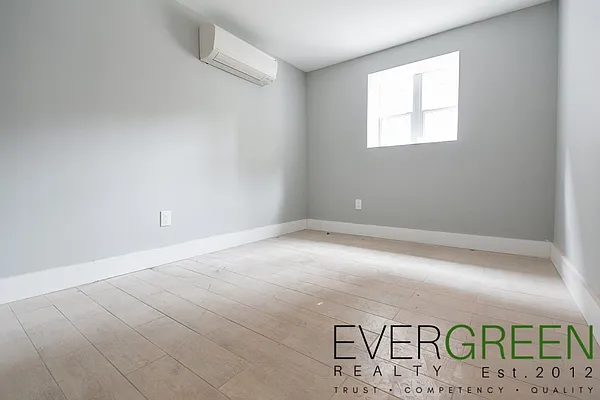 Rented by Evergreen Apartments BK | media 3