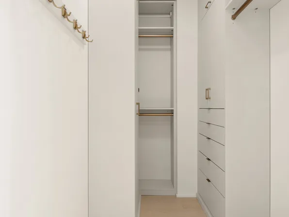 130 William Street image 11 of 23