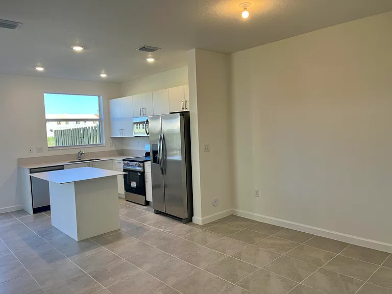2776 SE 26th Ave — Photo 7