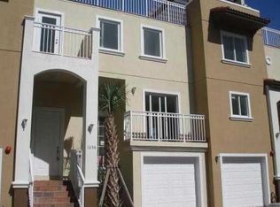 1672 Hayes St, Hollywood, FL 33020