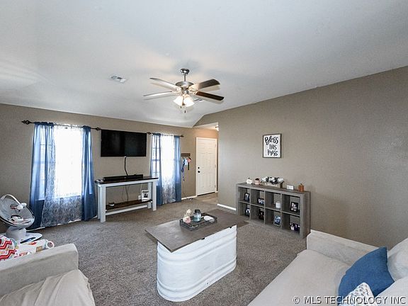 4th image of 9373 S 255th East Ave
