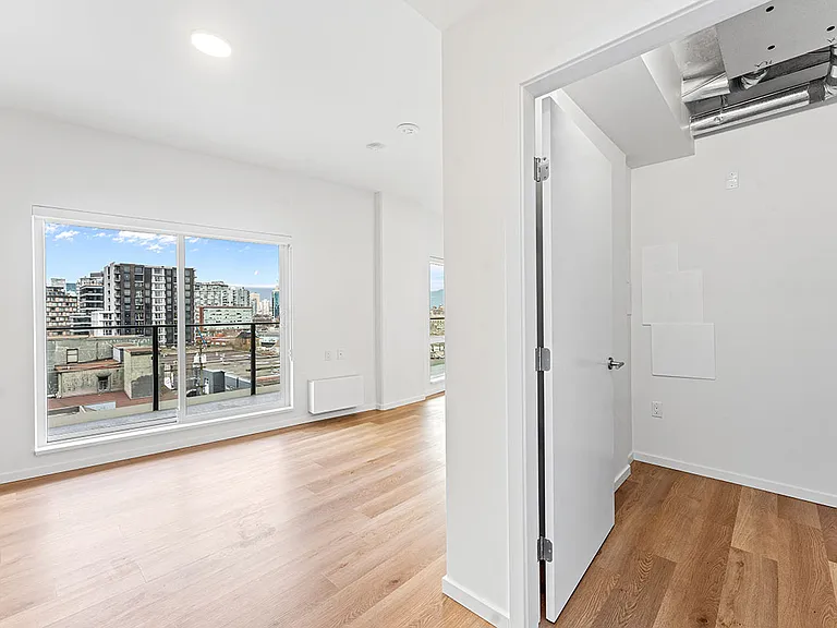1888 Scotia St — Photo 36