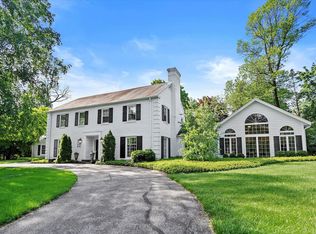 7737 N Club Cir, Fox Pt, WI 53217