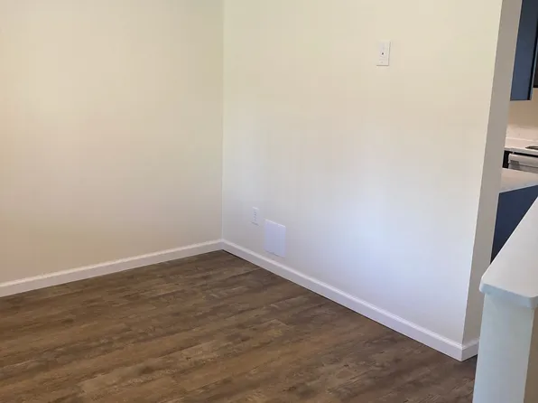 196 Maple Ave #25, Oak Hill, WV 25901