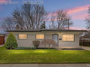 4644 Kingsley Dr, Warren, MI 48092