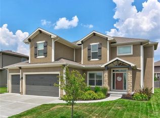 1416 SW Stoney Brook Cir, Lees Summit, MO 64082