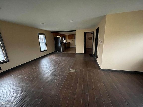 5th image of 2306 Blades Ave