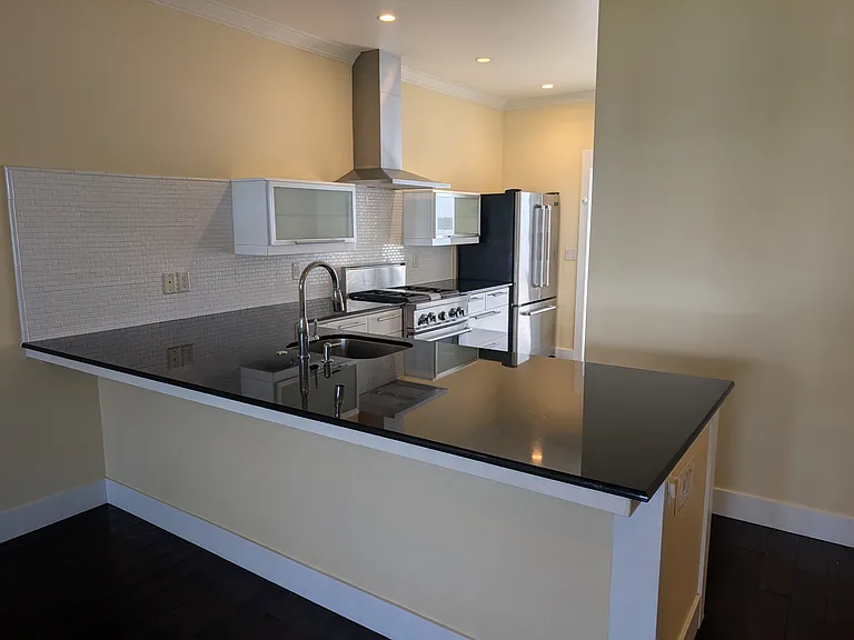 515 G St #1-223 — Photo 4