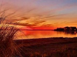 8 Shell Point Rd, Crawfordville, FL 32327