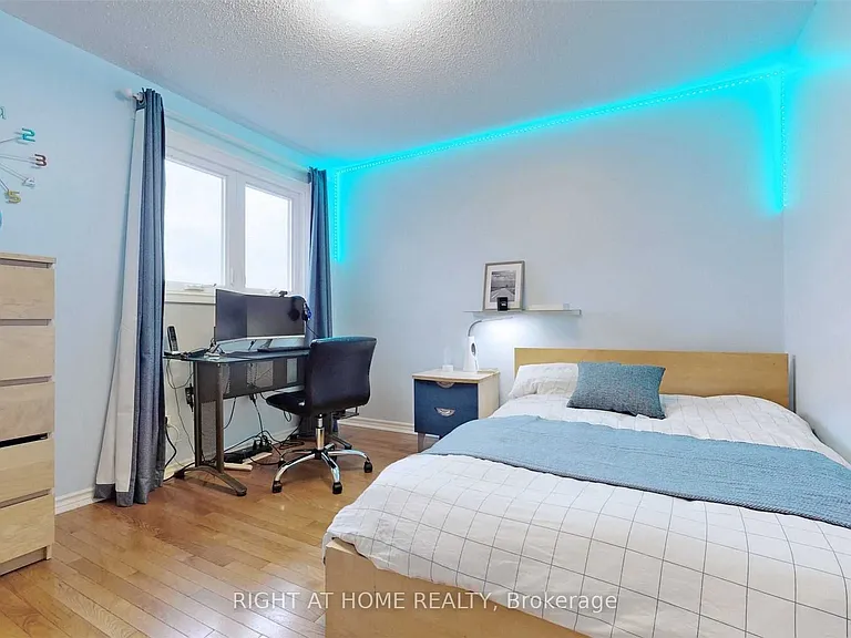 43 Topham Cres — Photo 22