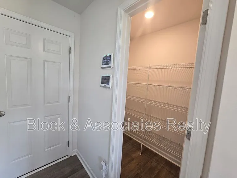 310 Beresford Way — Photo 16