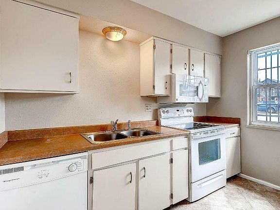 5th image of 3825 S Monaco Street Pkwy APT 127