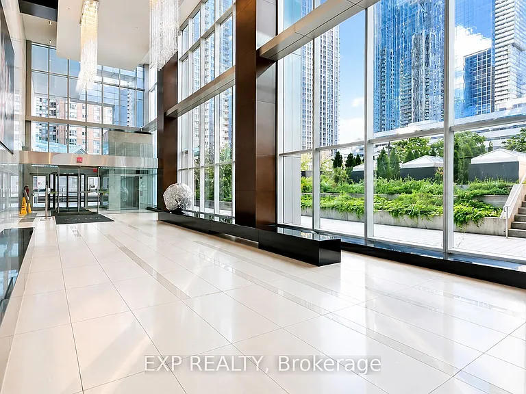 386 Yonge St #1516 — Photo 15