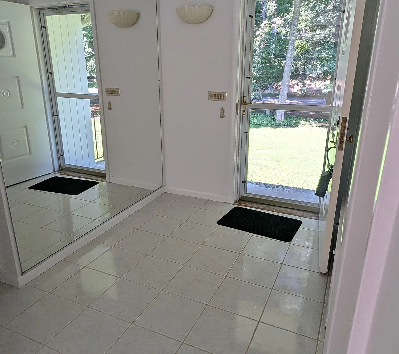3 bed, 2.5 bath, 1981 sqft, $6,000 — Photo 4