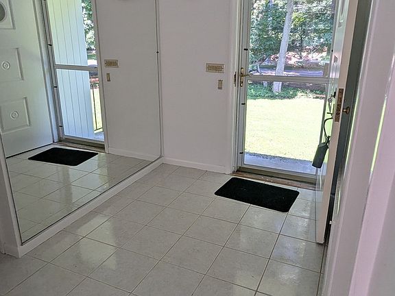 4th image of 1139 Brookside Dr