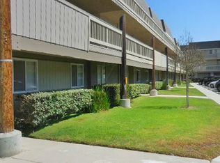 282 E Surfside Dr, Port Hueneme, CA 93041