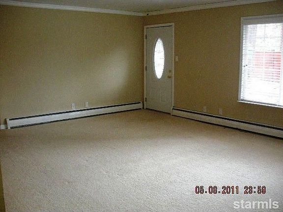 3rd image of 880 Edgewood Cir