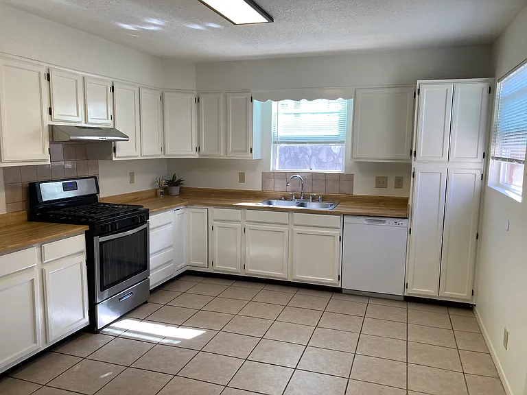 293 Atlantic Rd #B — Photo 3