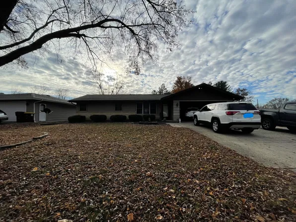 1949 Will James Rd, Rockford, IL 61109