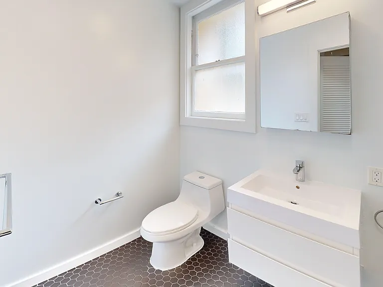 720 Jones St #3C — Photo 8