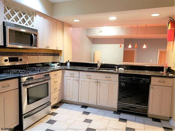 2nd image of 663 E Lake Front Cir #32