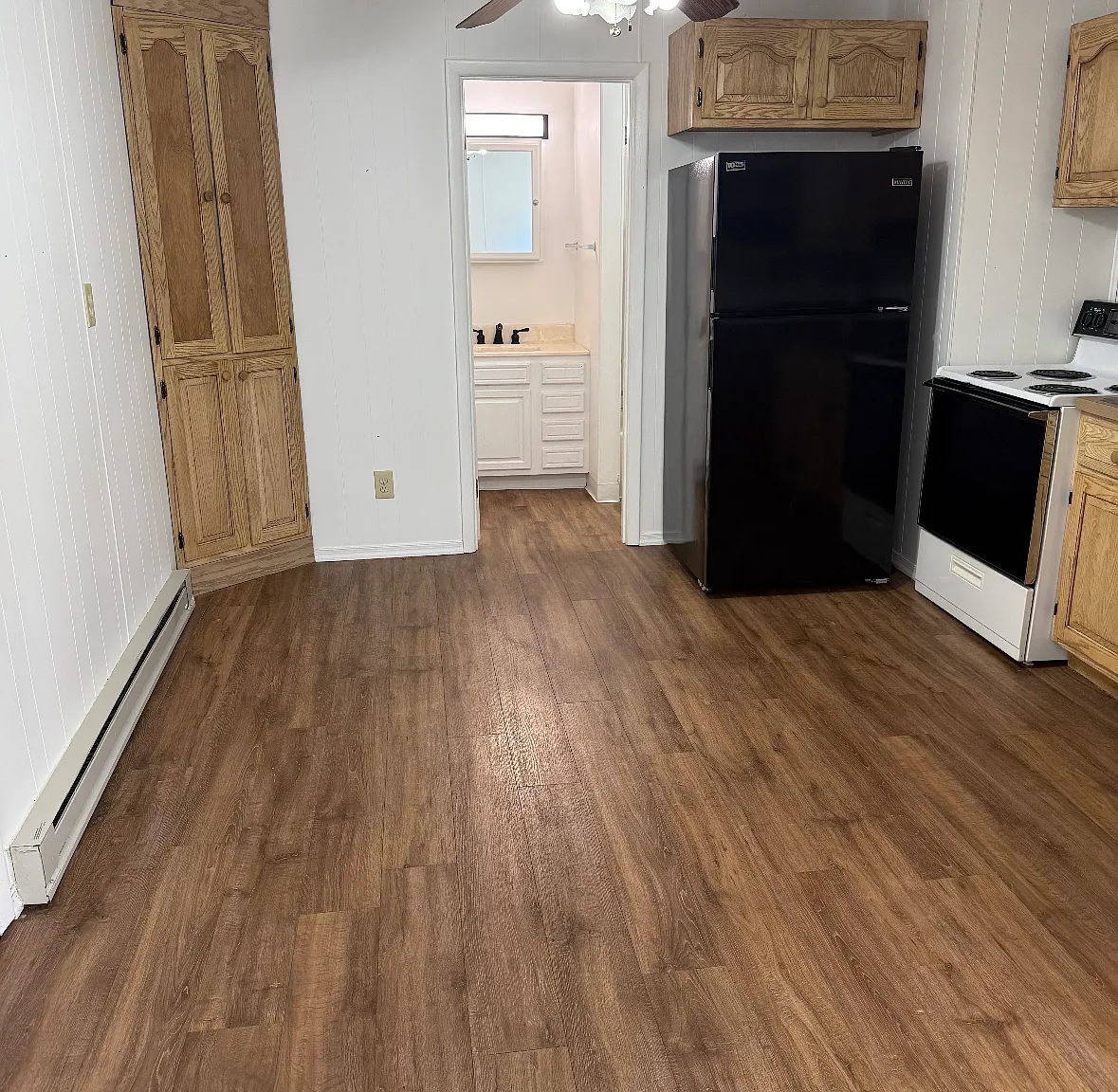 S Poplar St, Mount Carmel — Photo 1