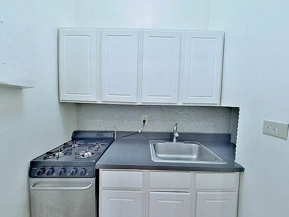 5th image of 228 W 72nd St #5G