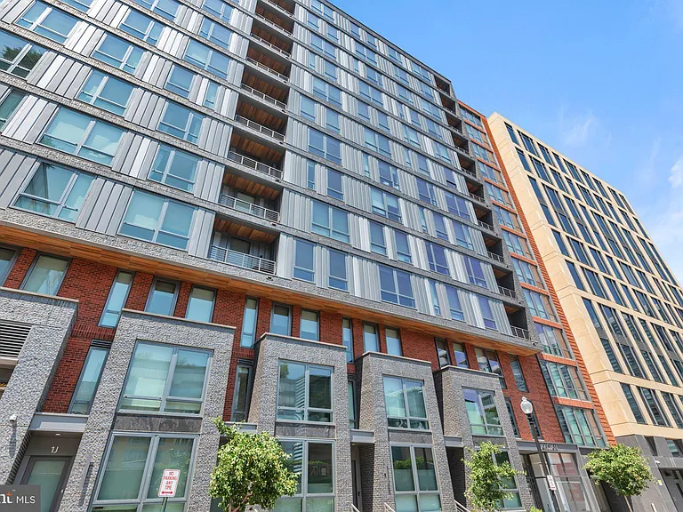 1211 Van St SE #1014 — Photo 1