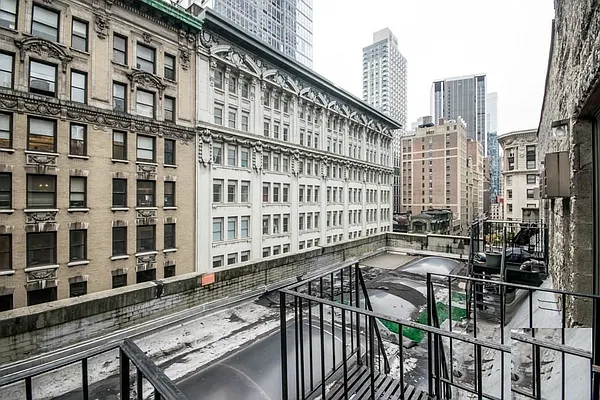 Rented by Avenues Real Estate | media 8