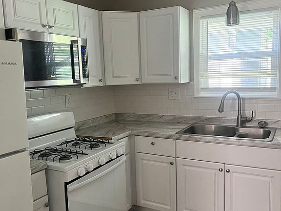 5th image of 4247 Paseo Blvd #A