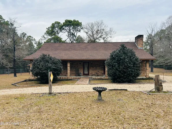 9076 Hillside Rd, Biloxi, MS 39532