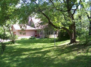 7155 Stardust Trl, Roscoe, IL 61073